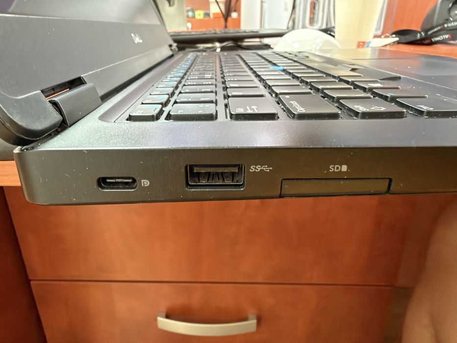 Laptop Dell Latitude 5490