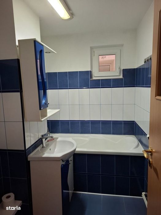 Inchiriez apartament