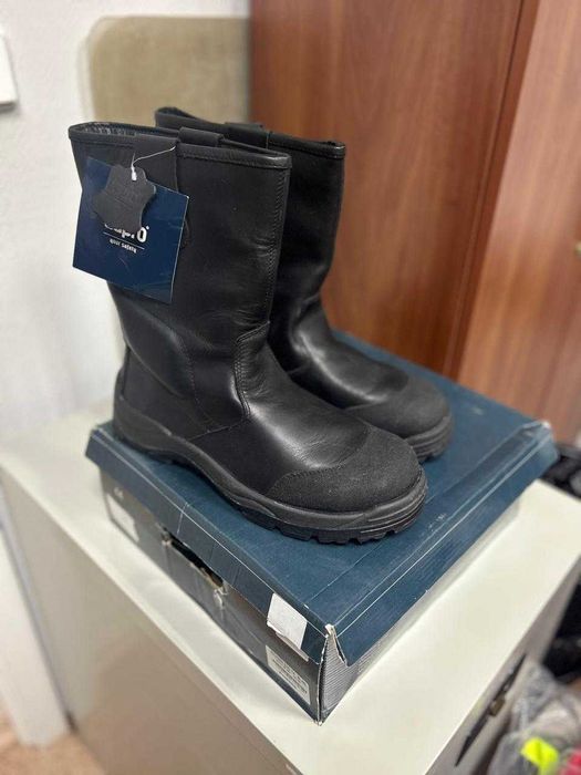 Продается сапоги Dapro (оригинал)