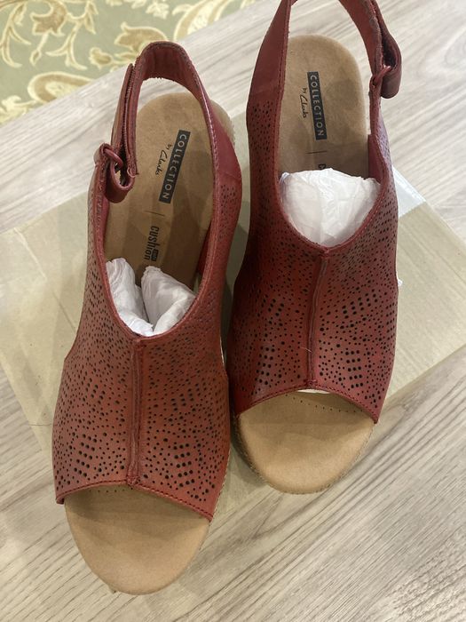 Женские босоножки Clarks