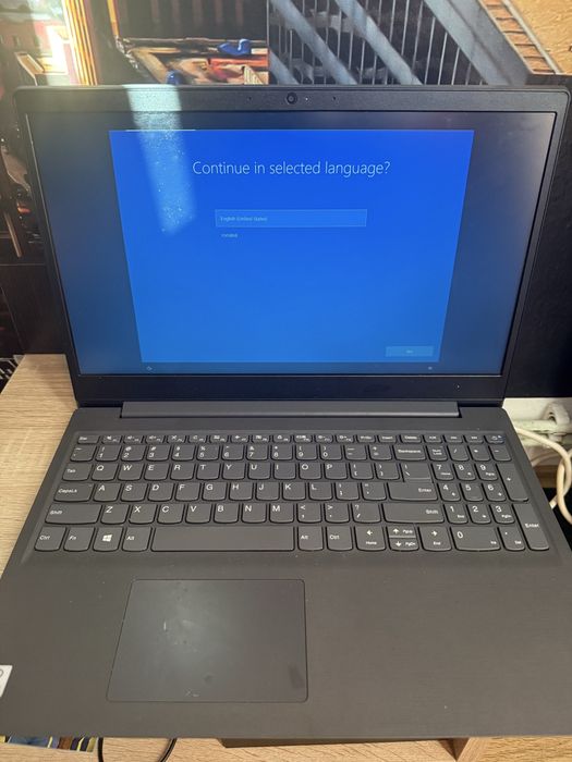 Laptop Lenovo V15-IIL 15.6" – Intel i5 Gen 10 / 8GB RAM / Windows 10 Pro