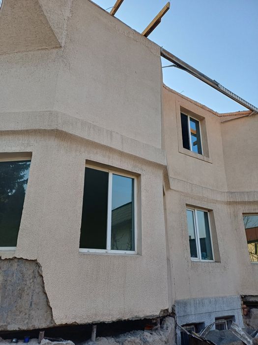 Пластиковые окна с подоконниками