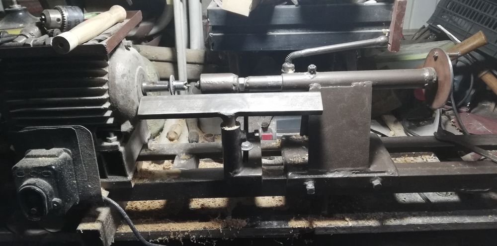 Продам токарный станок по дереву