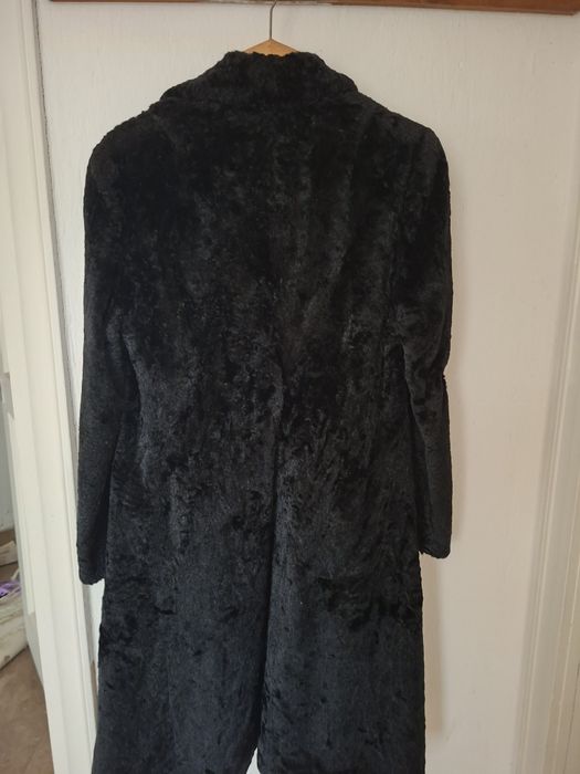 Дамско палто и дамска пола