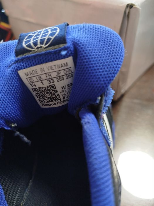 Обувки Адидас 33 номер