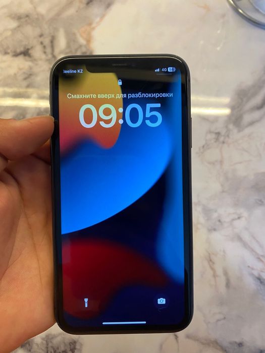 iPhone 11 емкость 75