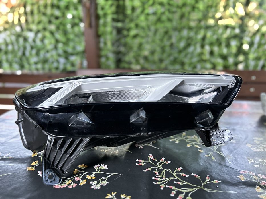 Far dreapta LED Dacia Logan 3