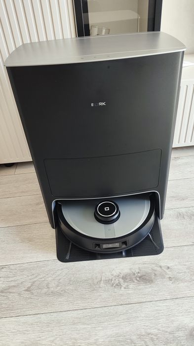 Робот пылесос Bork V830