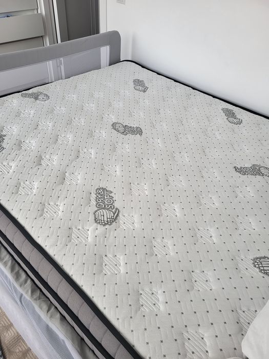 Pat tapitat 140×200 cm + saltea  140×200 cm