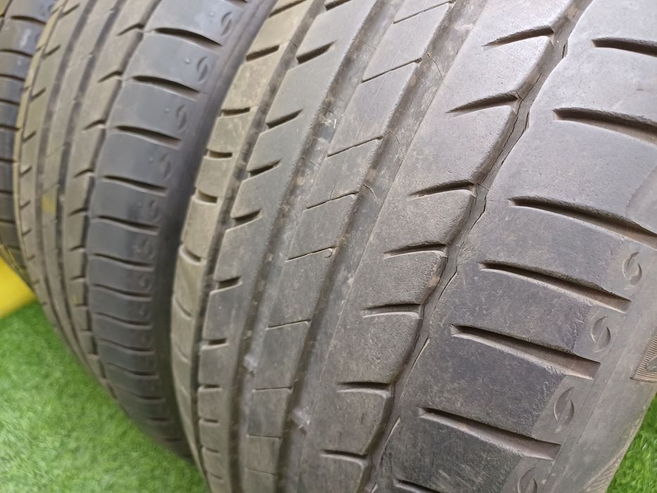 Шины 225/55 R16 Michelin комплект.