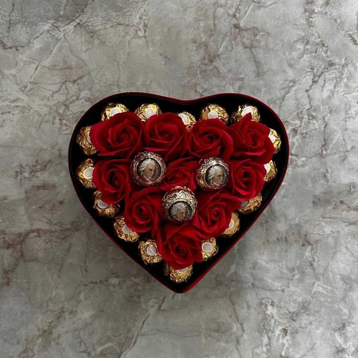 Подаръчна кутия със сапунени рози