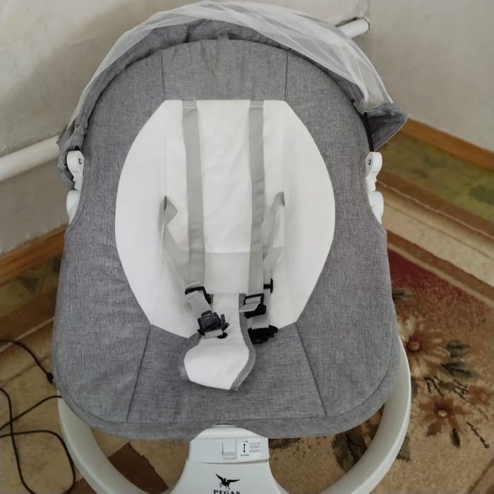 Продам шезлонг музыкальный