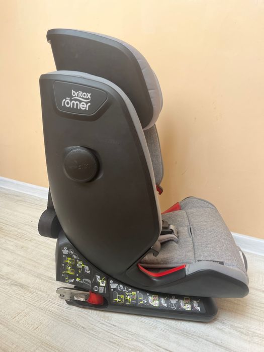 Детско столче за кола Britax Romer Advansafix IV R Grey Marble КАТО НОВО (изпрано и дезинфекцирано) - от 9 до 36 кг с ISOFIX + подарък!