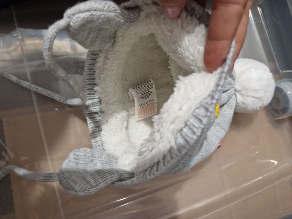 Căciuli +fular Okaidi