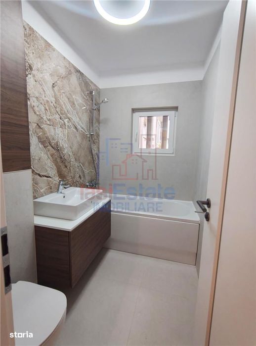 Ocazie - Copou - Parc - Apartament 4 camere cu garaj si boxa