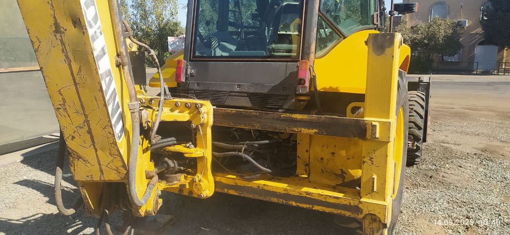 New holland 2009  расход йок ишга тайор   нархи 350 миллион келшамиз