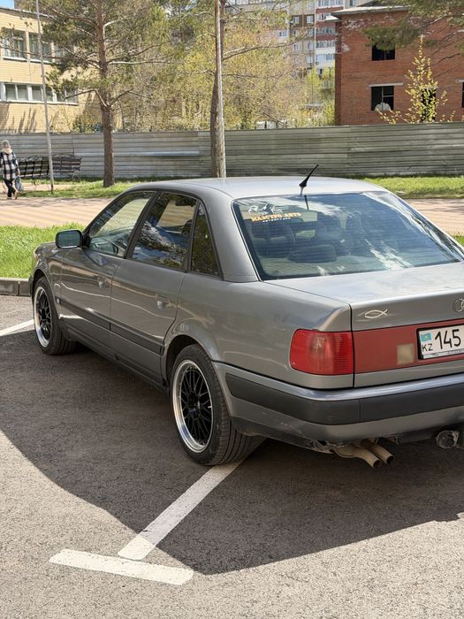 Продам Audi 100