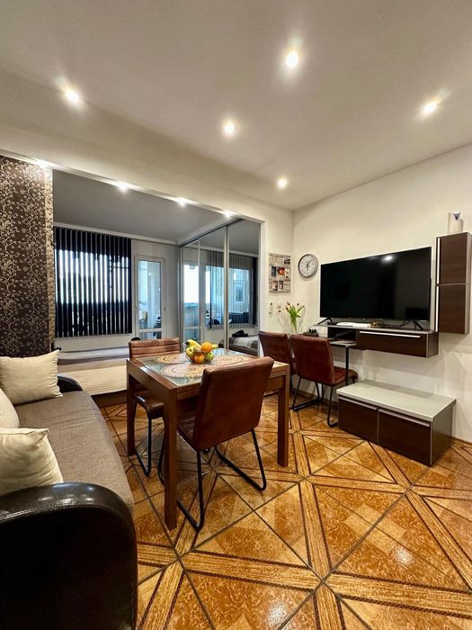 Дава се под наем Едностаен апартамент в Бургас, Зорница - 33 кв.м за 433.5 € - Снимка #1