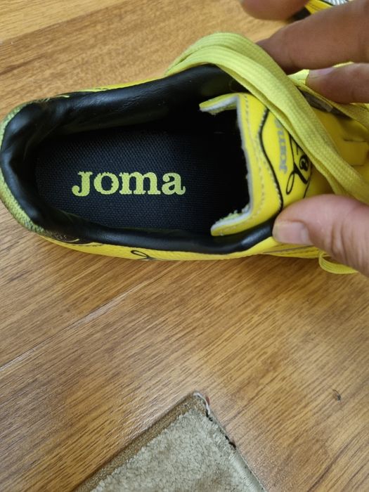 Детские футбольная обувь