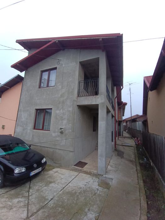 Triplex de vânzare în Blejoi-230 mp+700 mp teren