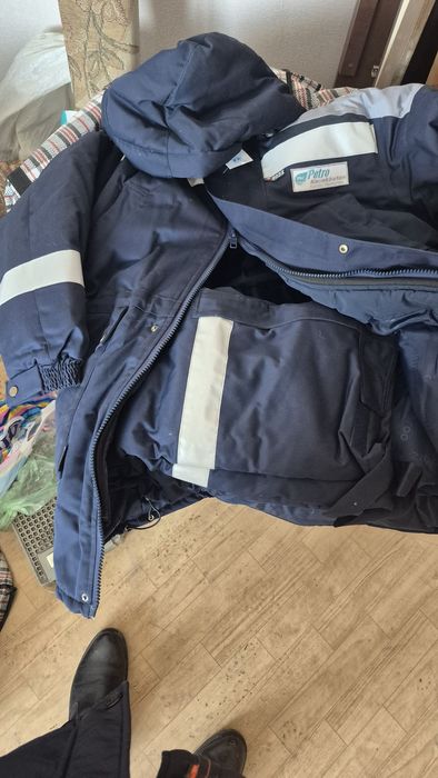 Продается спецодежда. куртка и комбинезон..