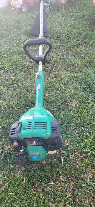 motocoasă pe benzină Gardenline BT 240.