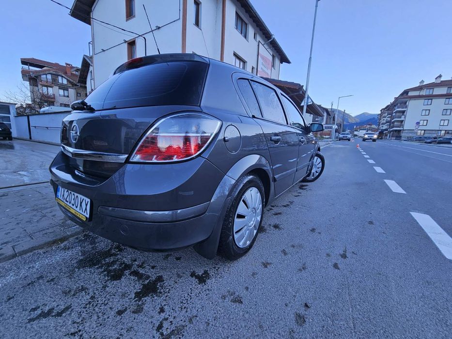 Продавам Opel Astra1. 4