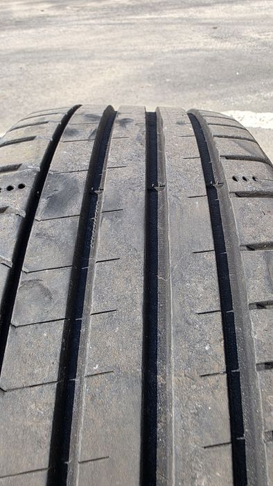 Vând 2 cauciucuri Michelin Pilot Sport 5 225 55 ZR17 aproape noi