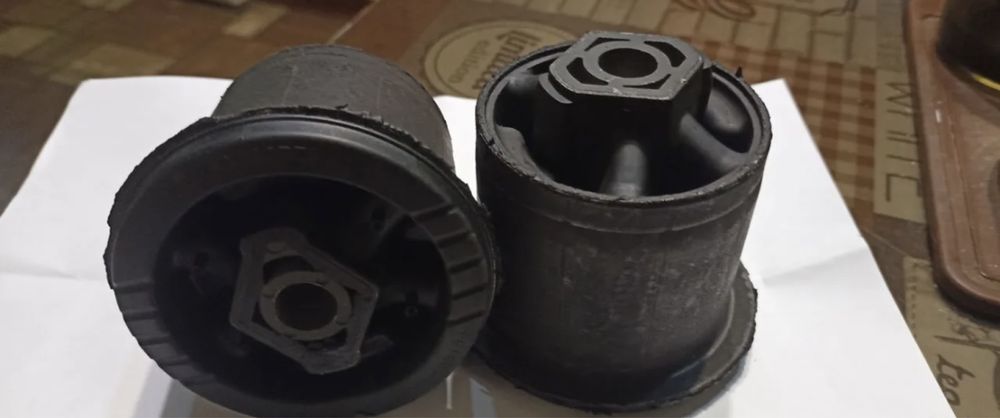 Сайлентблоки балки Elantra