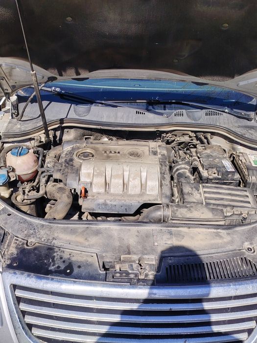 Vând Volkswagen passat B6
