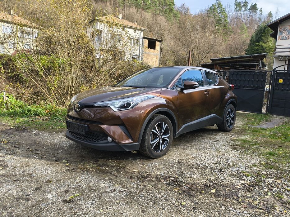 Toyita C-HR, 2017 г., 4х4, 70 000 км.