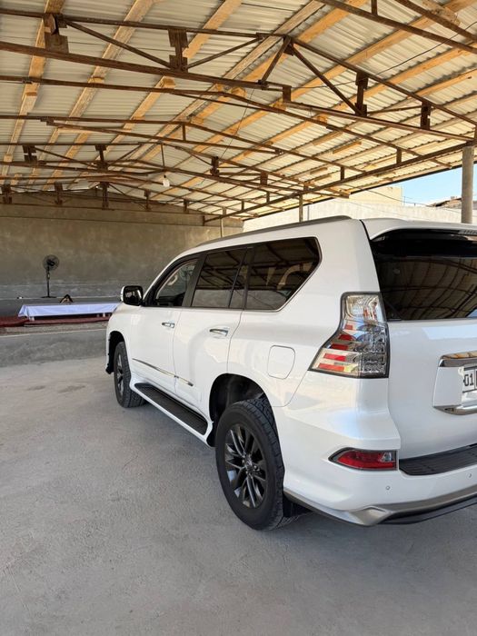Lexus 460 ресталинг қилинган 2010 йил
