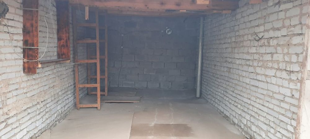 Продам гараж в кооп. Строитель