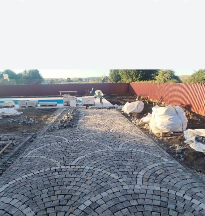 Piatra cubică andezit