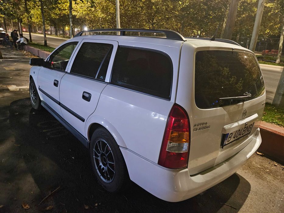 Opel Astra 2008 133.000 km 1.6 benzina break