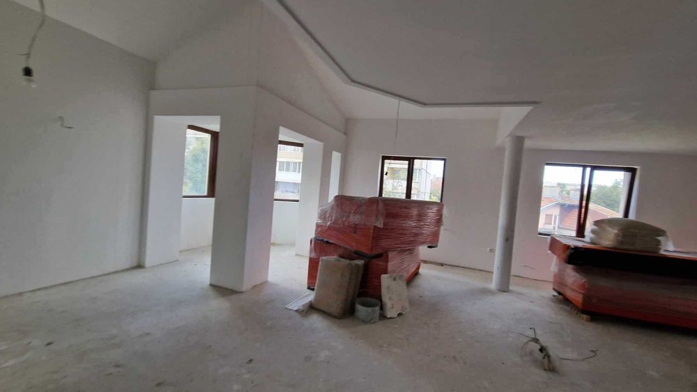 Продава се Мезонет в Русе, Център - 314 кв.м за 669 €/кв.м - Снимка #2