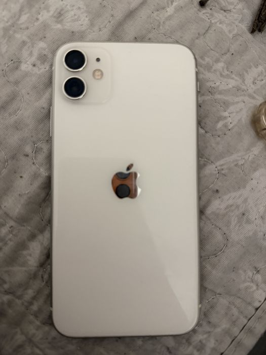Продам Iphone 11