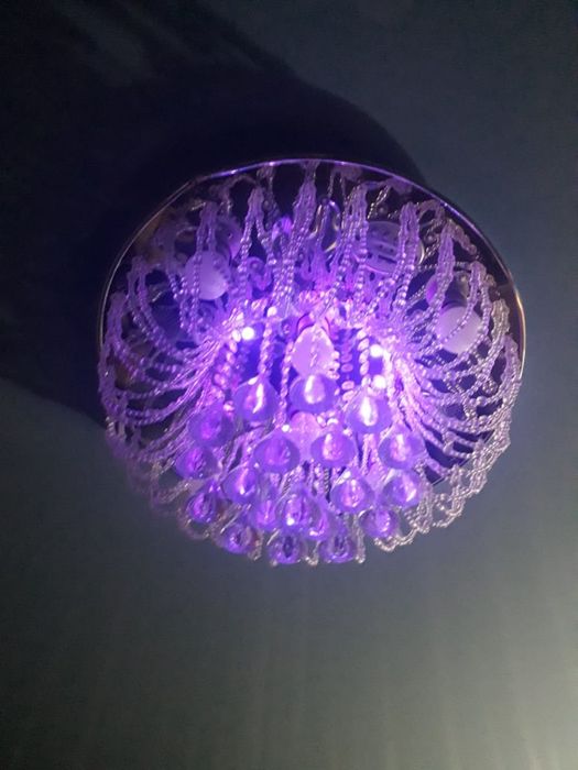 Продам люстру