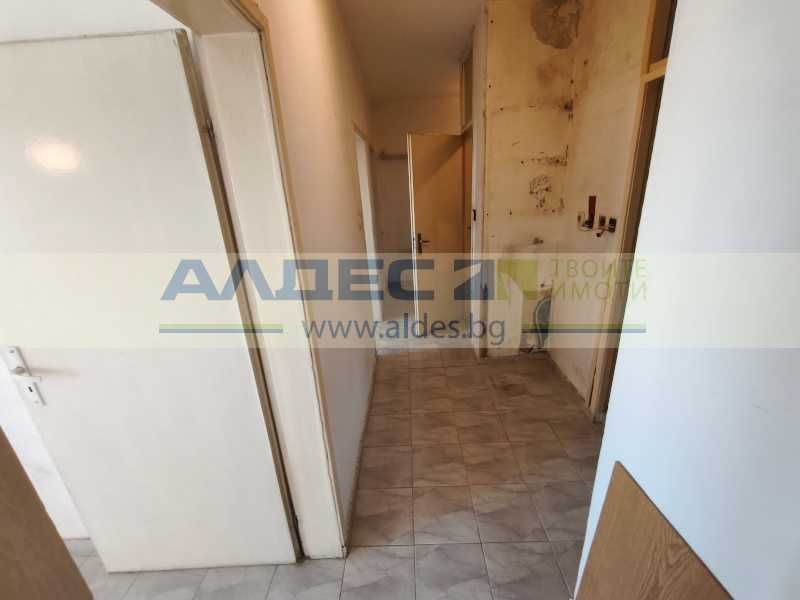 Продава се непреходен тристаен ап. в Люлин 10 срещу Парка!