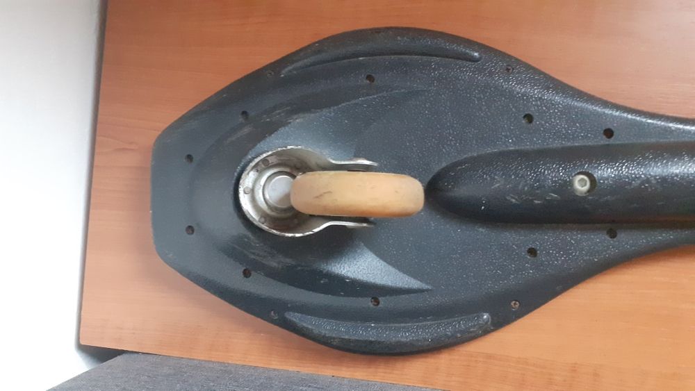 Vând Waveboard negru