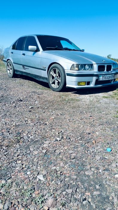 Бмв е 36           в хорошем состояний