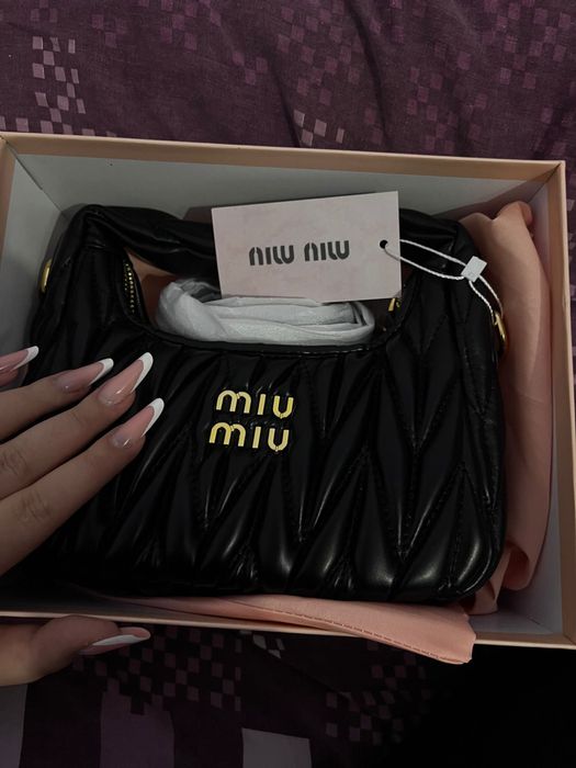 Geanta Miu Miu Black & Gold Classy