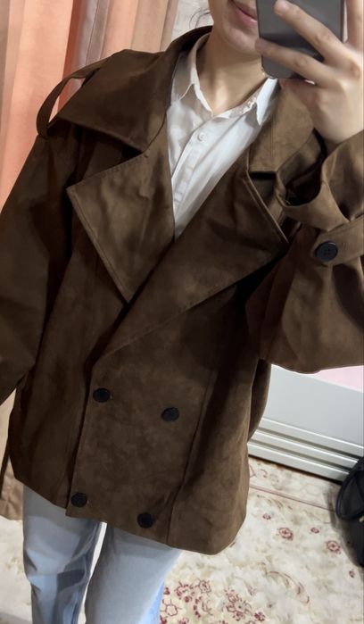 Короткий , красивый тренч