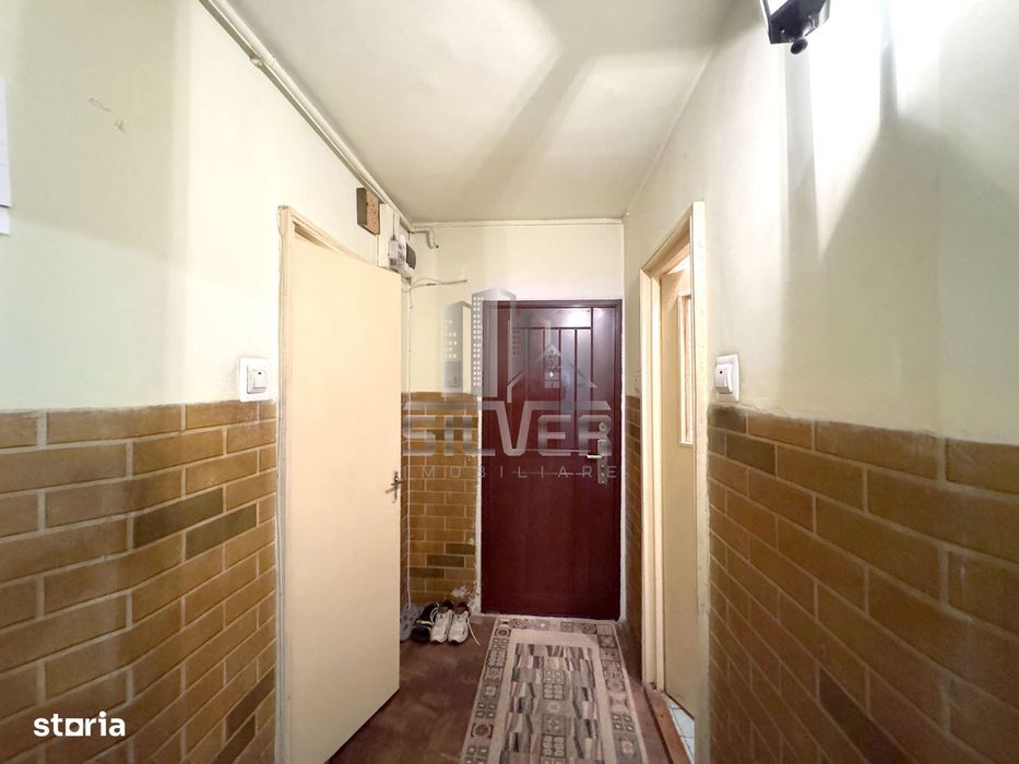 Apartament cu 4 camere/80 mp/zona strazii Peana.