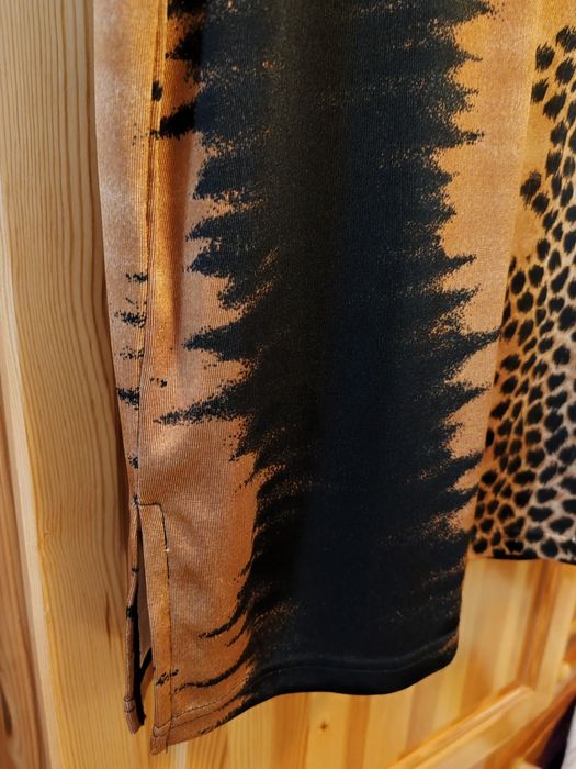 Лъскава и тигрова блуза
