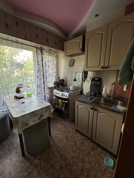 Продам двух комнатную квартиру