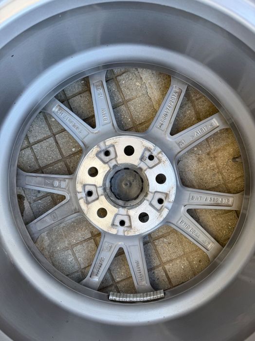 Оригинални джанти с гуми BMW G20/21 7 1/2J 17 цола