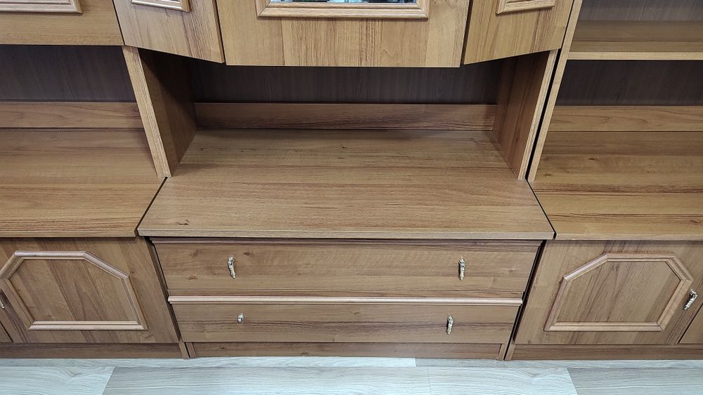 Mobila living formata din 3 corpuri