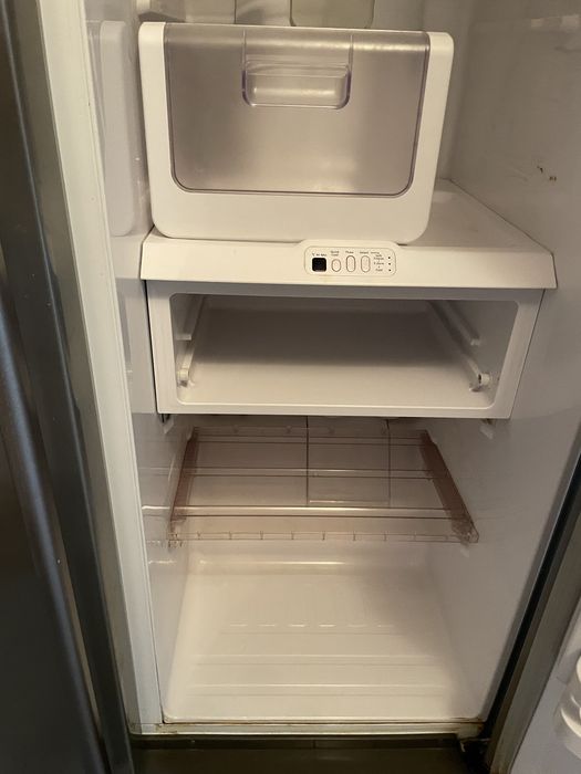 Холодильник Samsung, полностью рабочий!