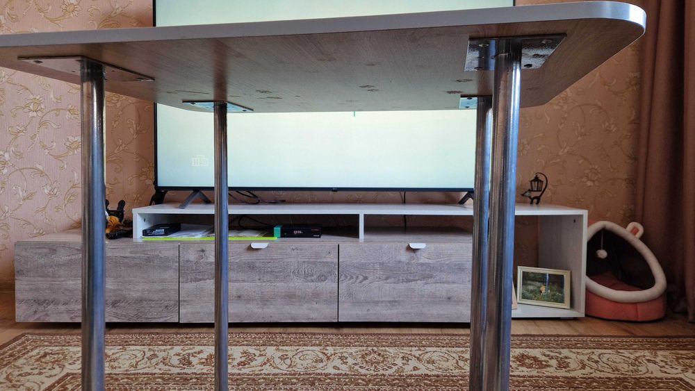 Продам кухонный стол